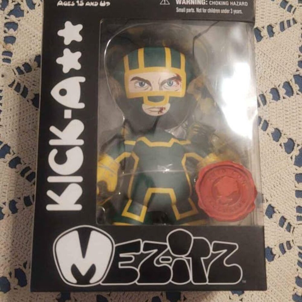 Mez-Itz Kick-A** Designer Vinyl Figure